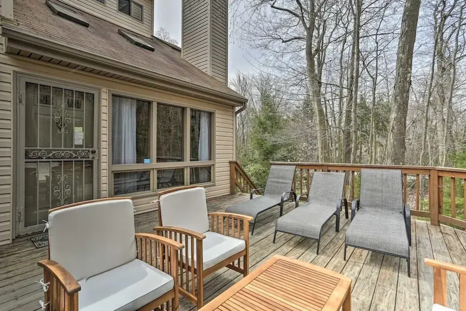 Luxury Home With Modern Finishes - Game Room & Hot Tub - Pocono Mountains 3 Bedroom Home by Redawning