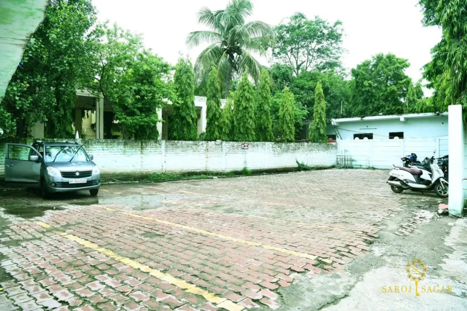 Hotel Saroj Sagar - Sagar