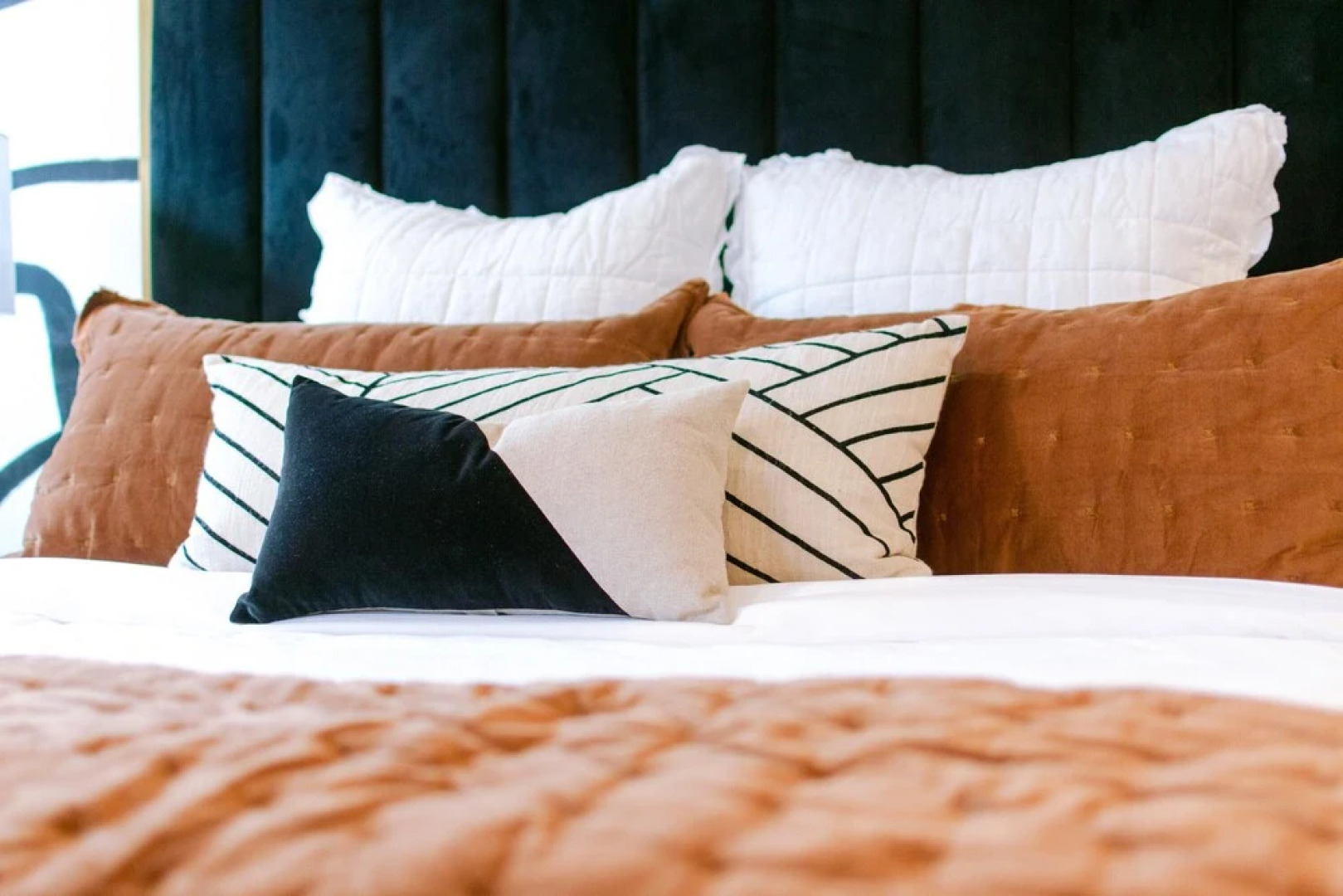 The Hearth House - Quiet Rogers Retreat - Newly Renovated