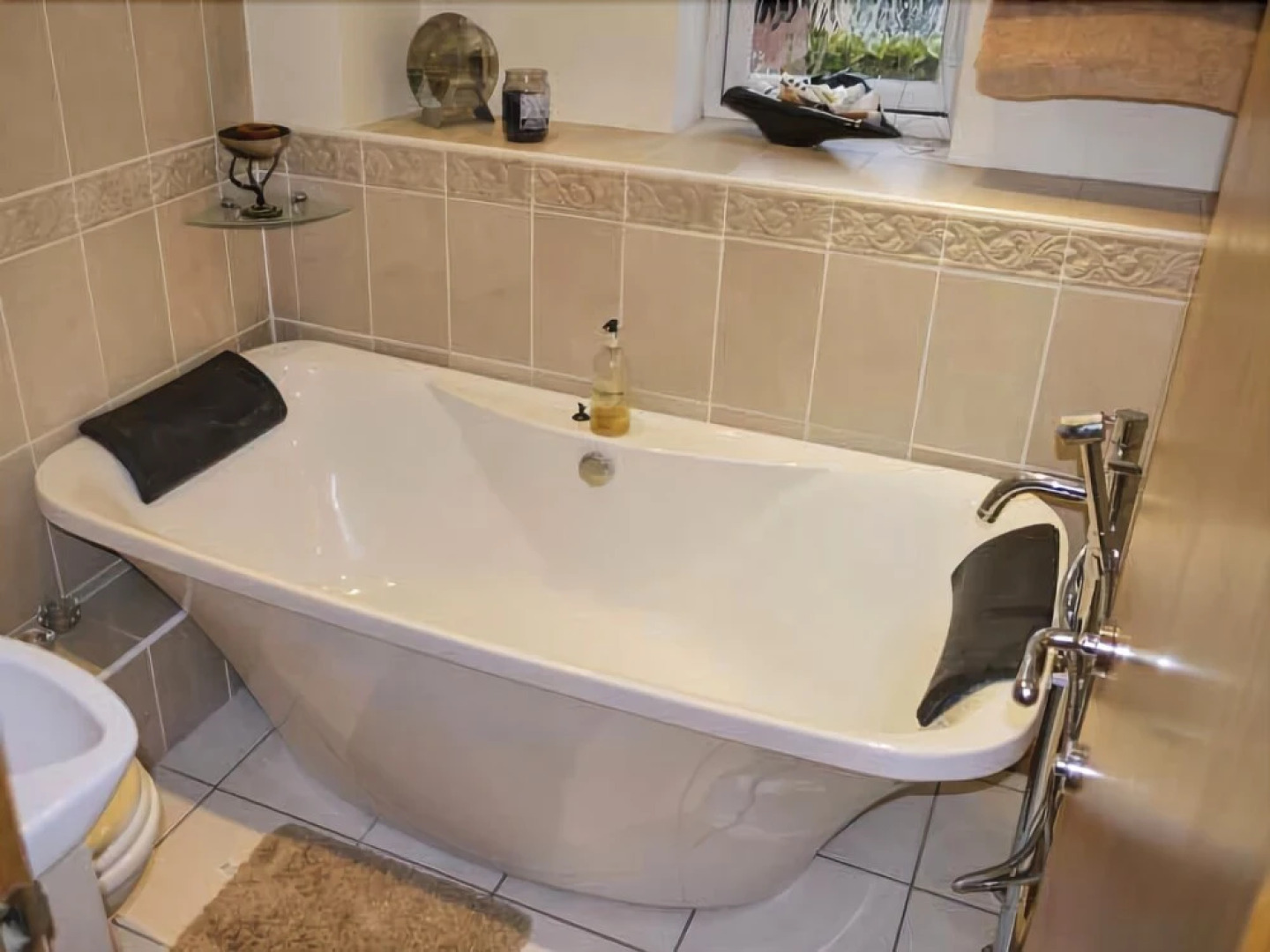 The Waterfront, Marine Approach