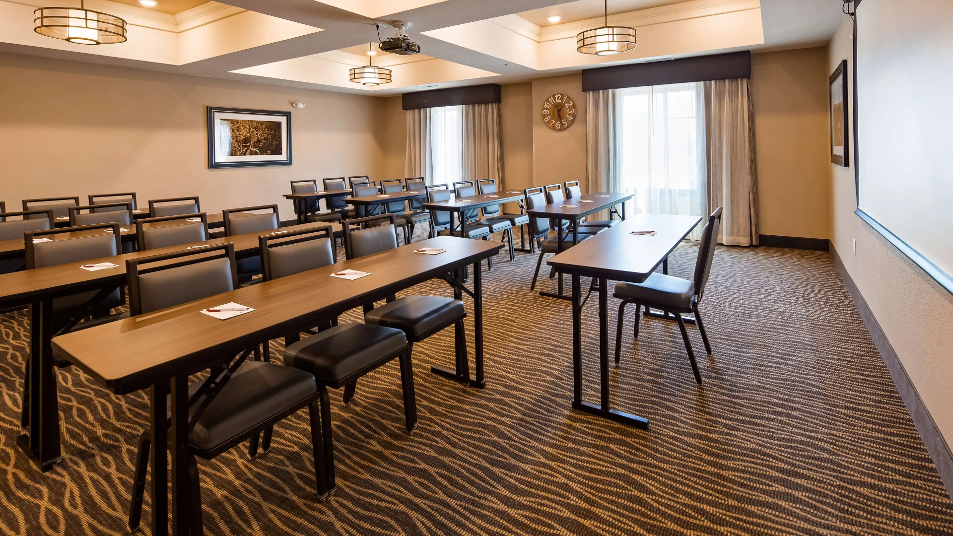 Best Western Plus Overland Inn