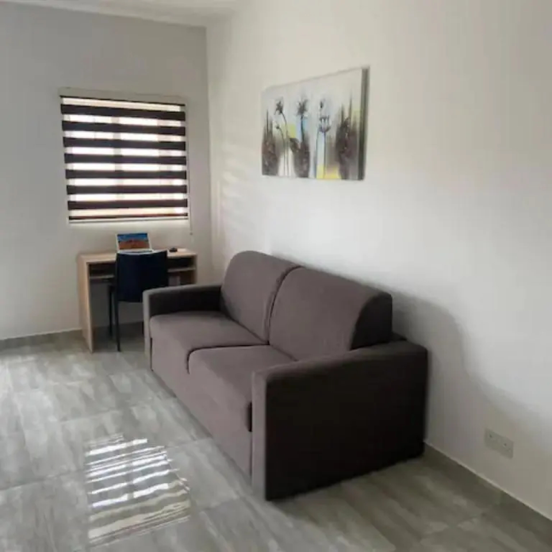 F9-1 Double room with private bathroom in shared Flat