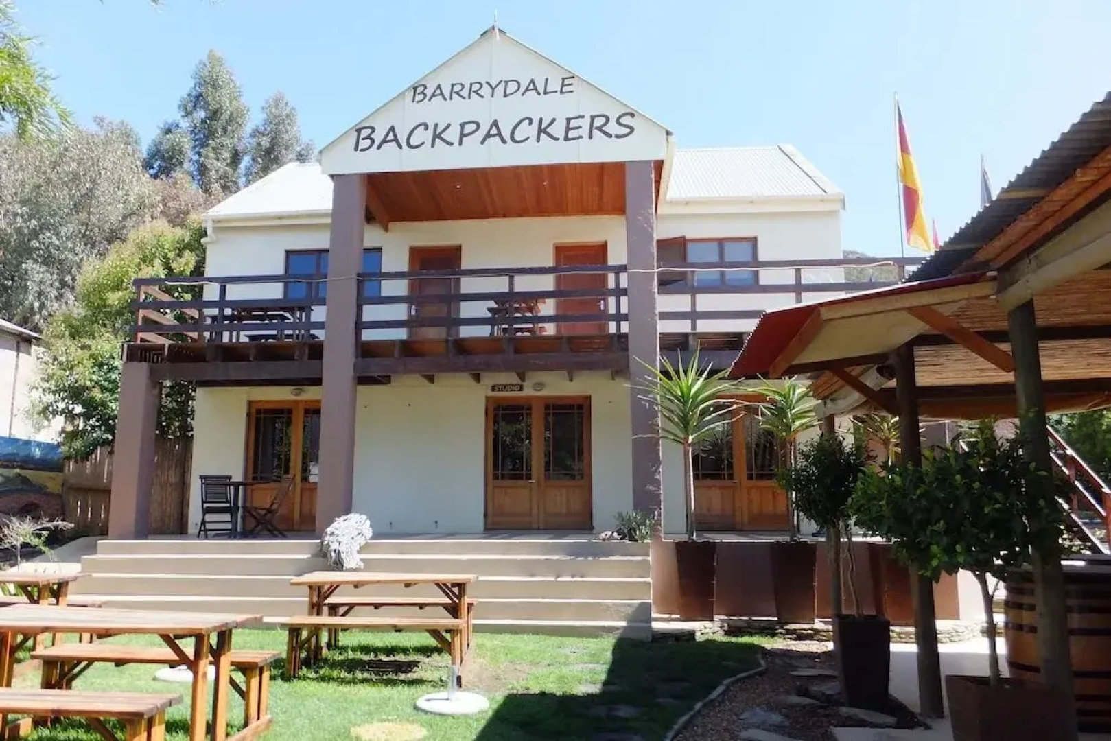 Barrydale Backpackers and Dung Beetle - Hostel