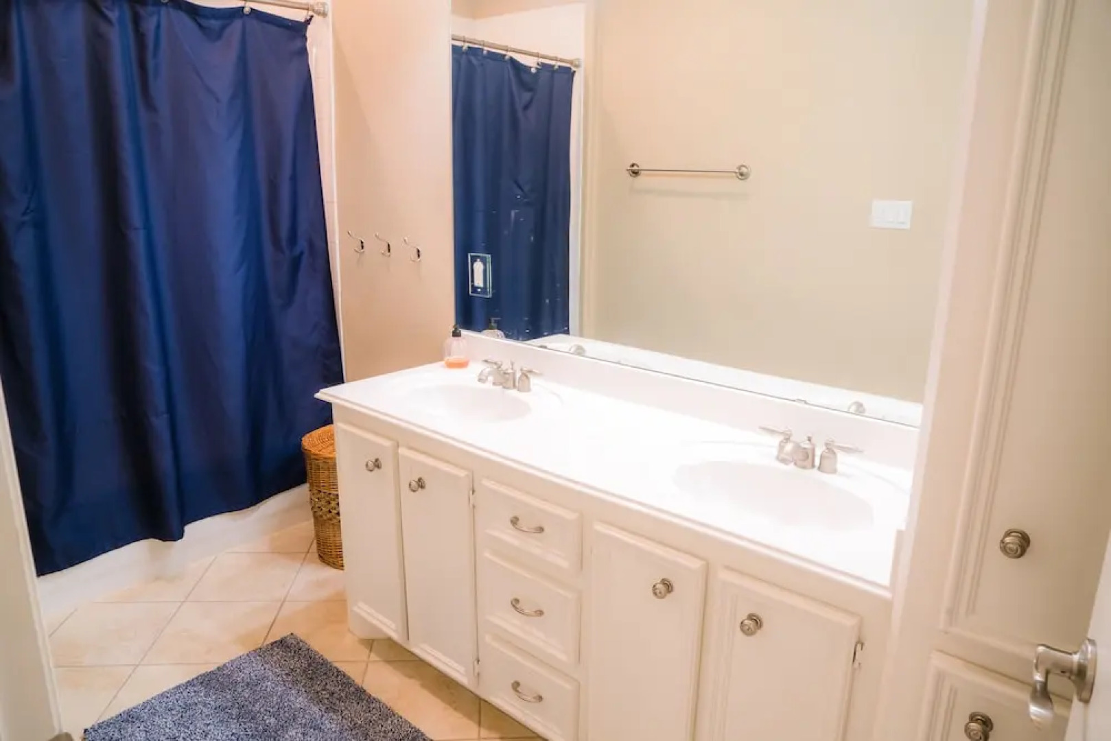 Spacious Kemah Boardwalk Townhome