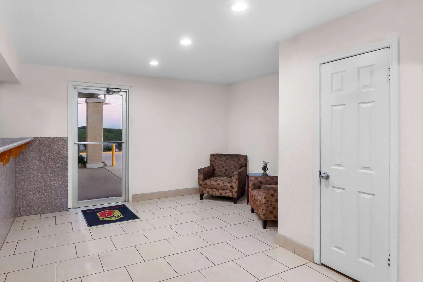Super 8 by Wyndham Pleasanton