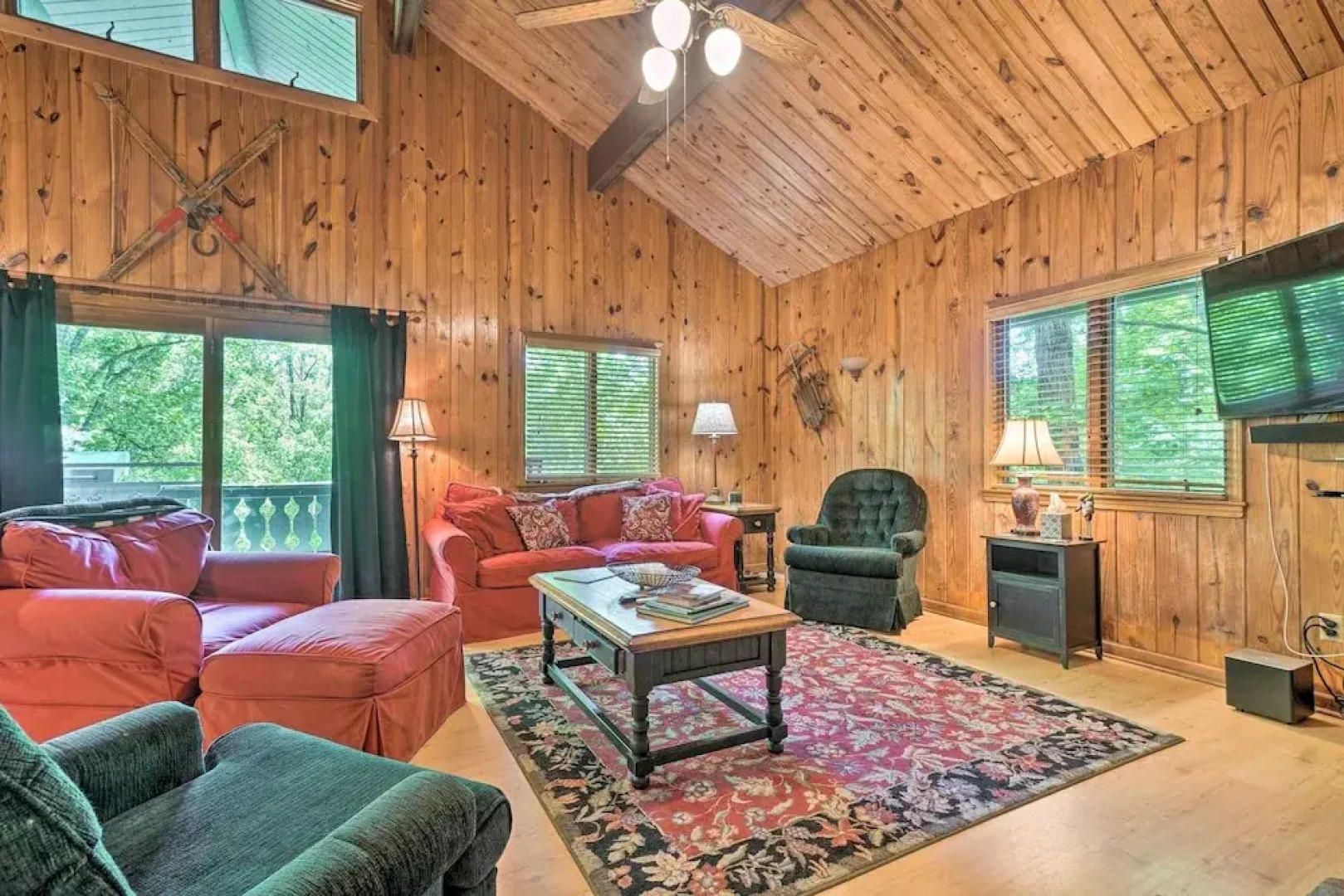 Serene Sky Valley Family Chalet w/ Fireplace