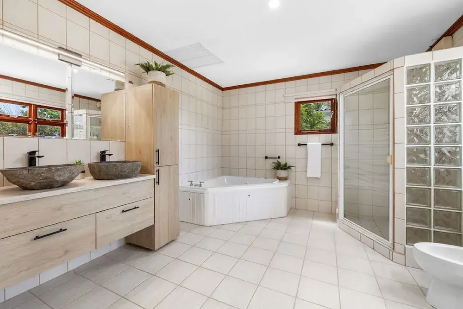 Charming Cunucu Home Pvt Pool Outdoor Kitchen