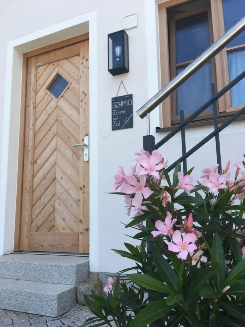 Schmid - Zimmer auf Zeit