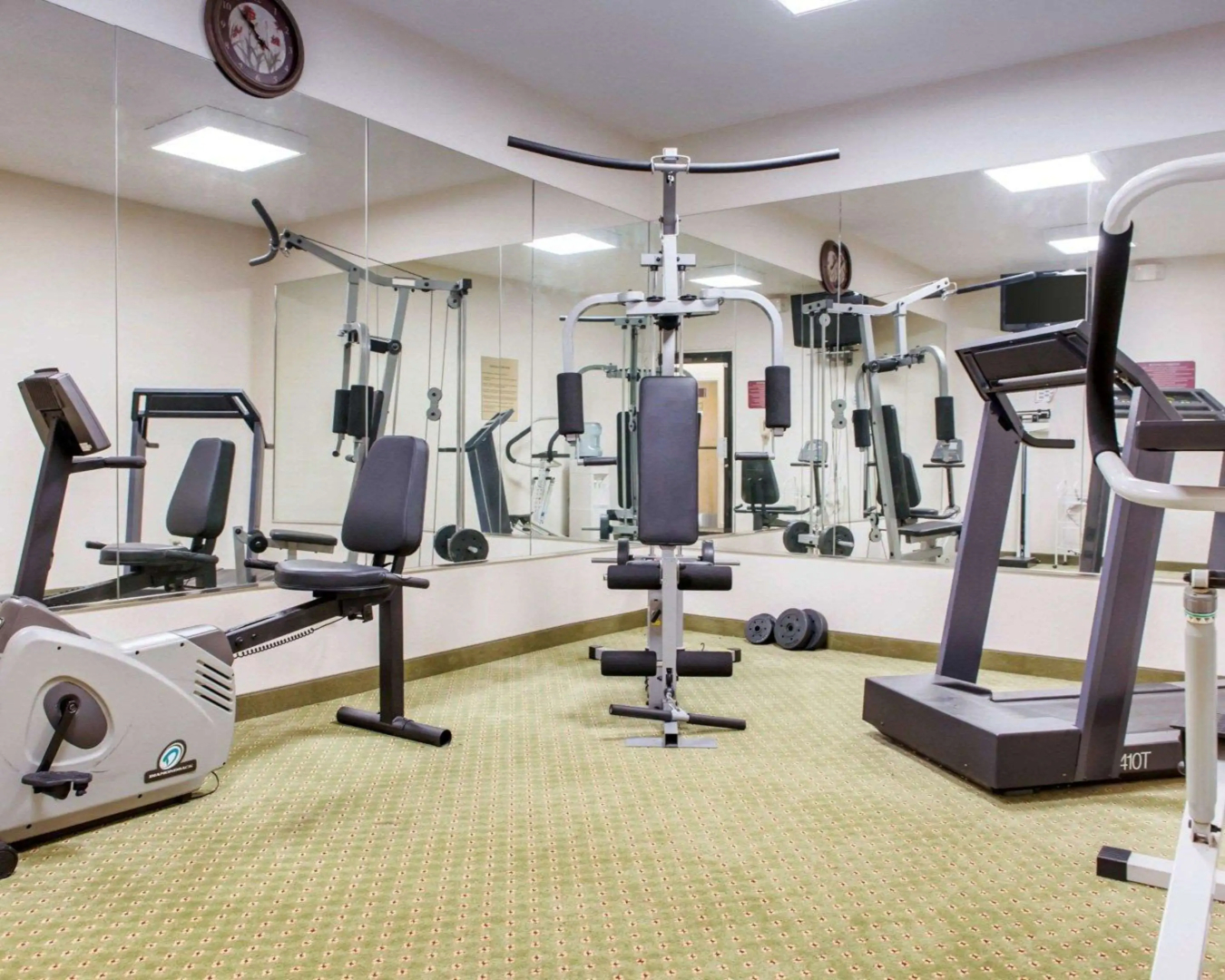 Quality Inn & Suites Near Amish Country
