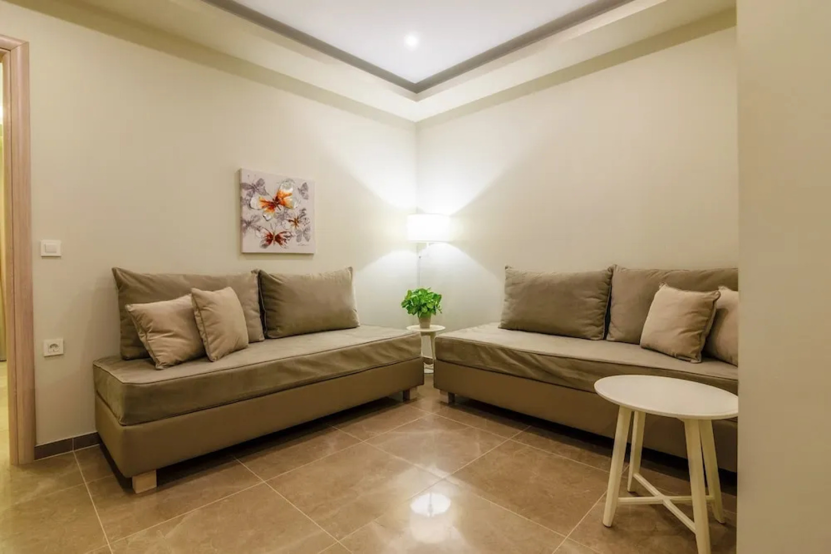 Remezzo Apartments & Studios