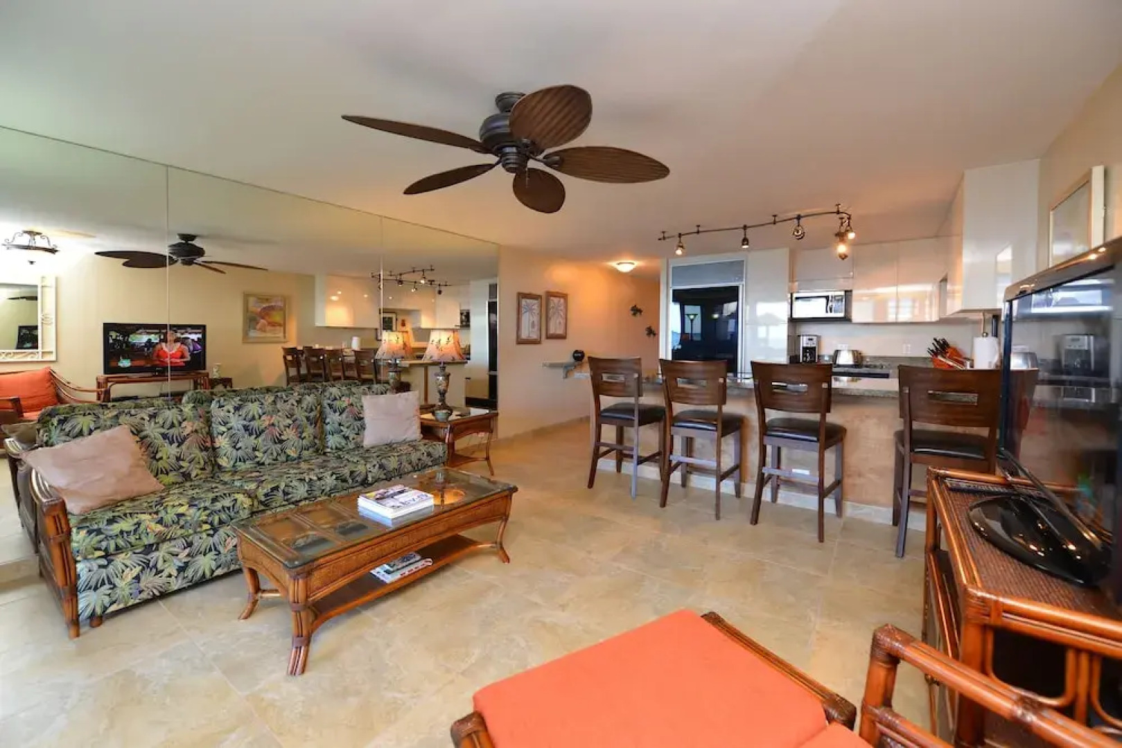 Kaleialoha #114 1 Bedroom 1 Bathroom Condo by Redawning