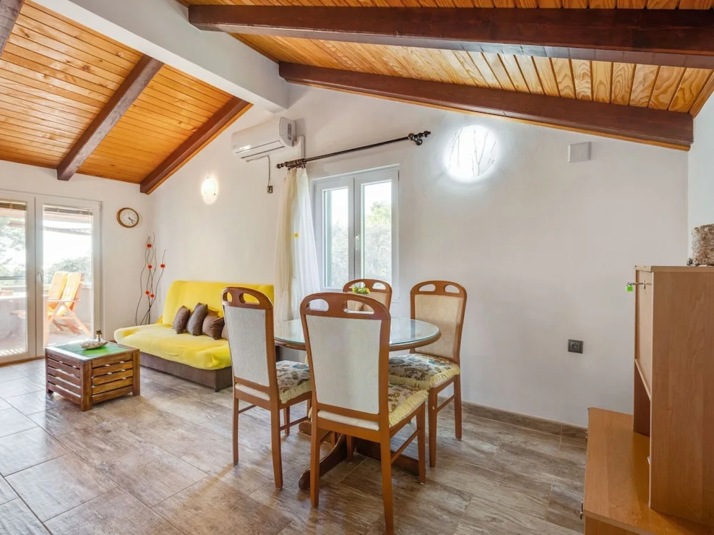 Rustic Cottage in Silba With Garden