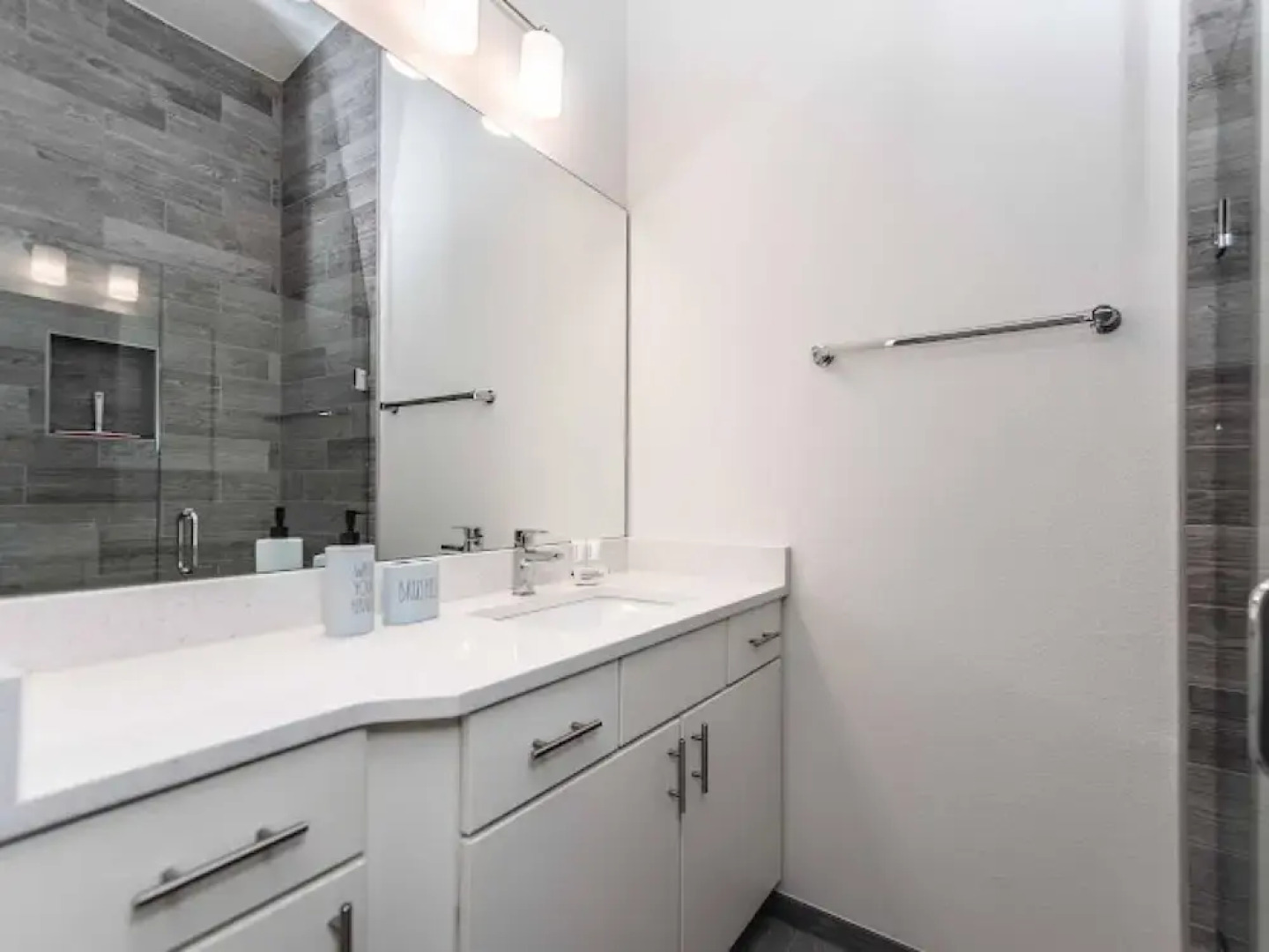 Swiss 14 - Lake Stephanie