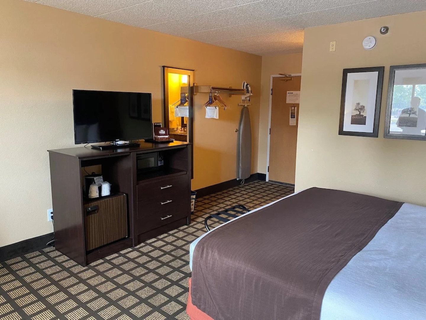 Baymont Inn & Suites Lakeville