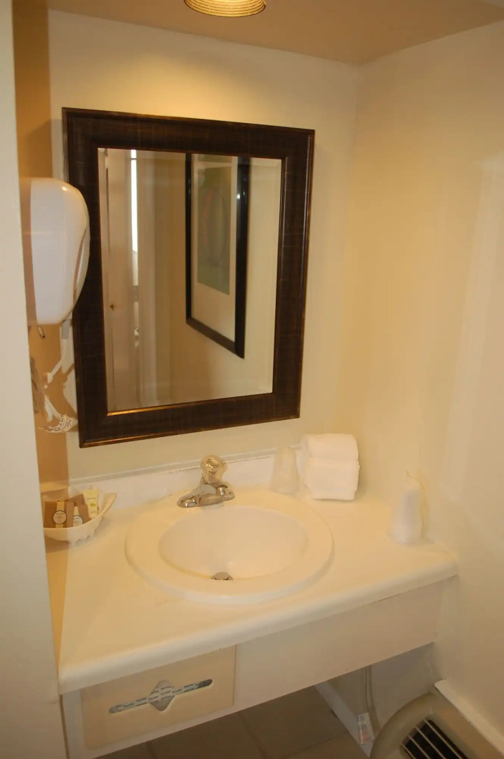 The White Sands Oceanfront Resort & Spa