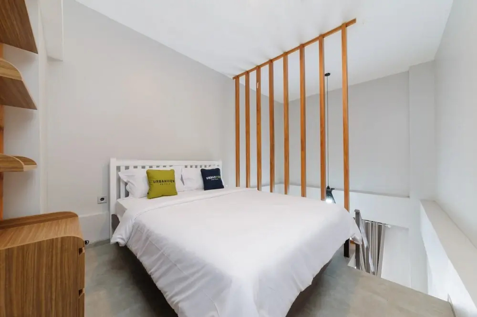 Urbanview Hotel Puri Indah