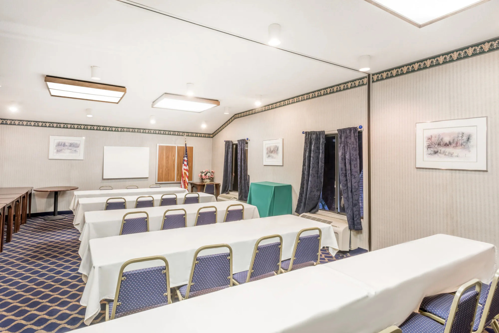 Aderi Hotel Niantic