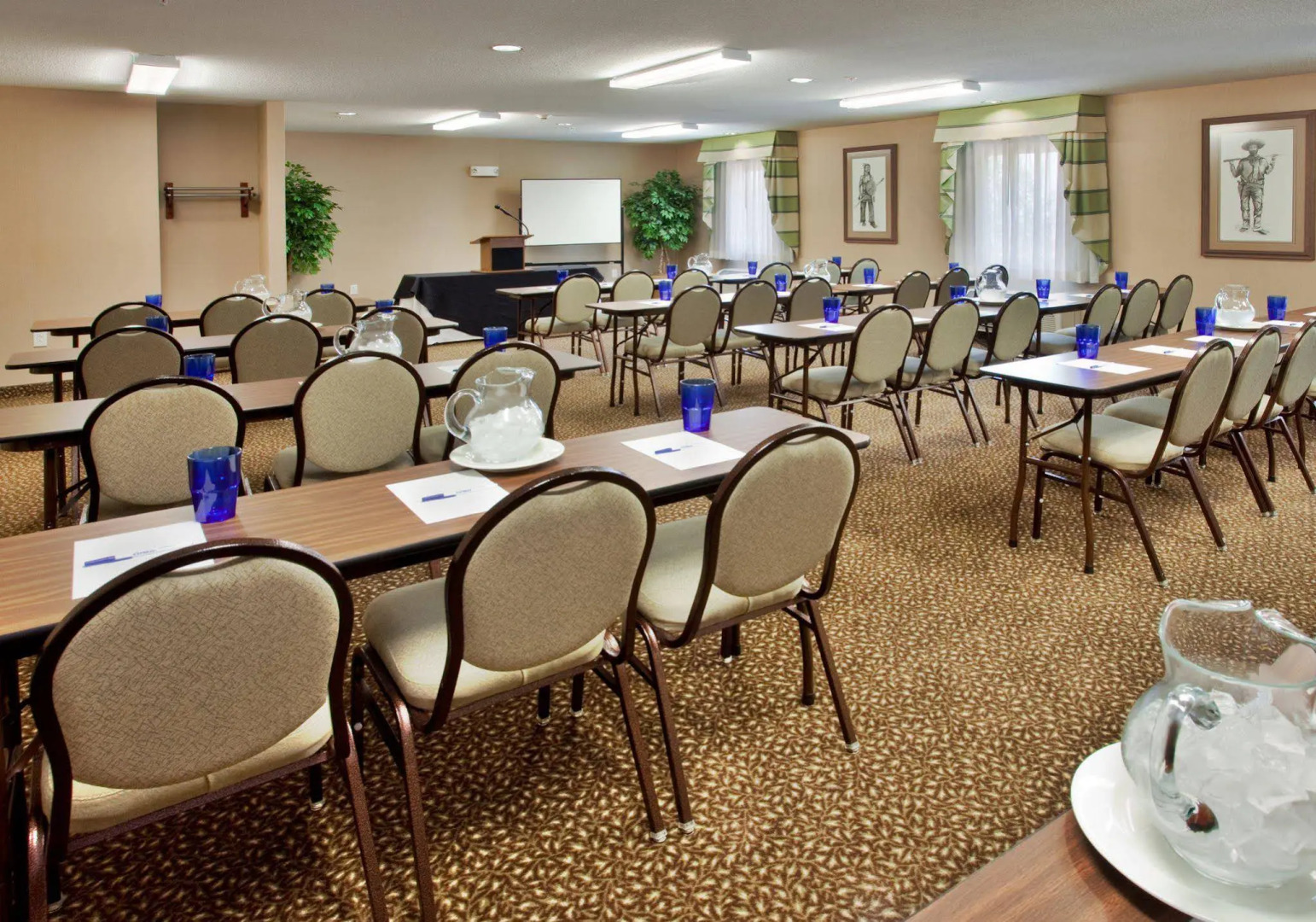 Holiday Inn Express Warrenton by IHG