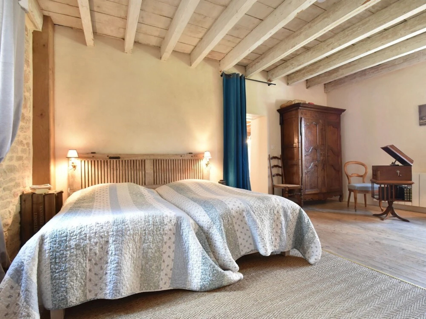 Pleasant House in Medieval Village, With Restaurants Within Walking Distance!