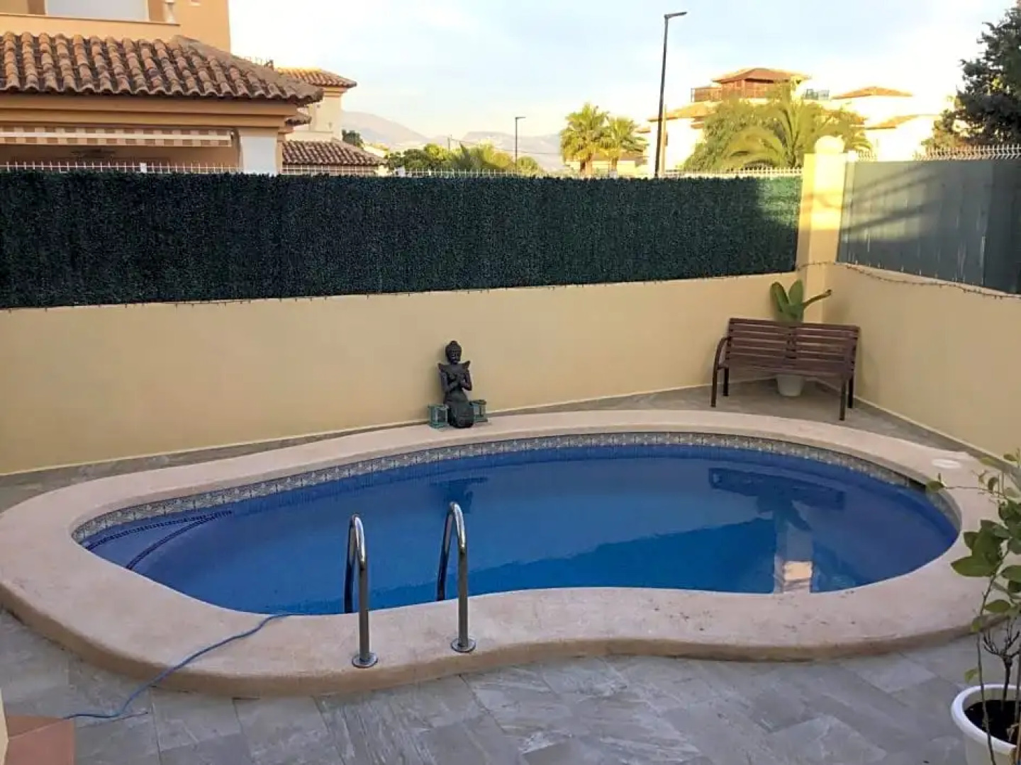 Double Room with Shared Bathroom and Shared Communal Areas R4