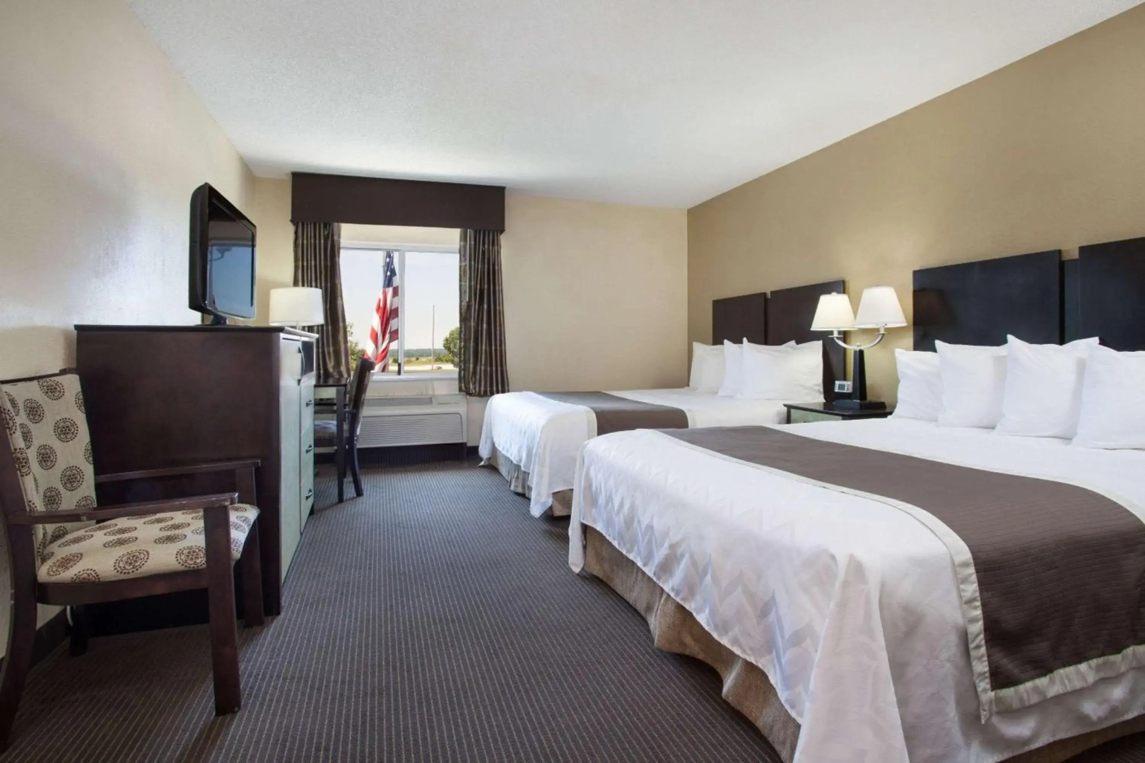 Baymont Inn And Suites Dale