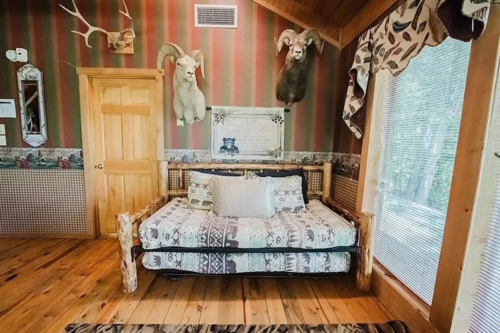 Big Kahuna Lodge 3 Bedroom Cabin by RedAwning