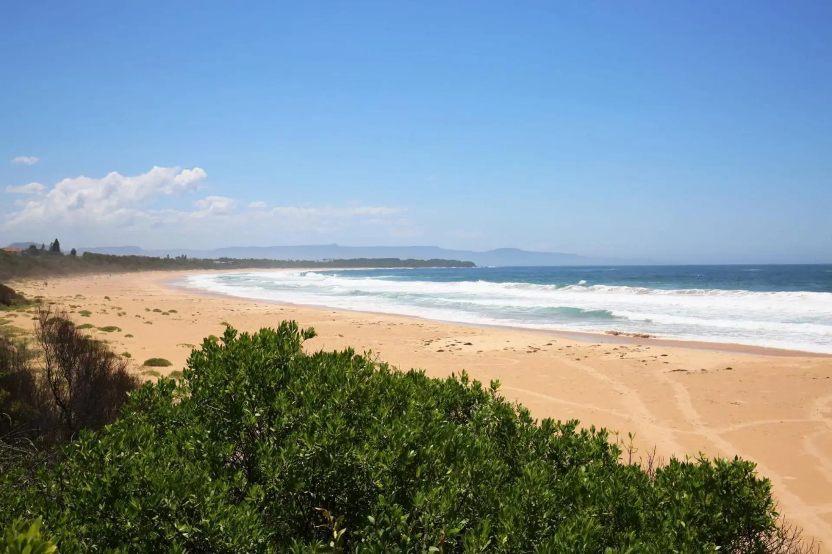 Sunbaker Beach House - 4 Mins to Beach - Pet Friendly with Fire Pit