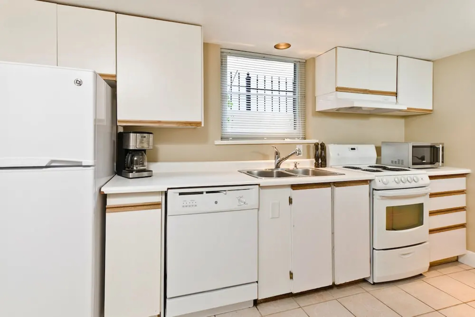 English Bay Inn Bed and Breakfast