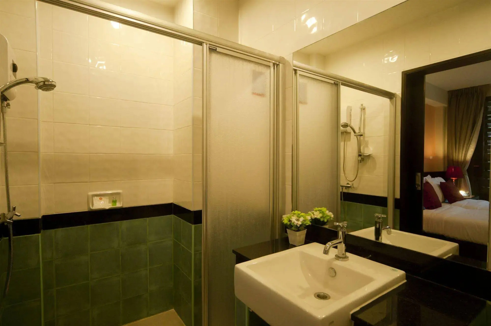 OYO 358 Rattana Residence Thalang