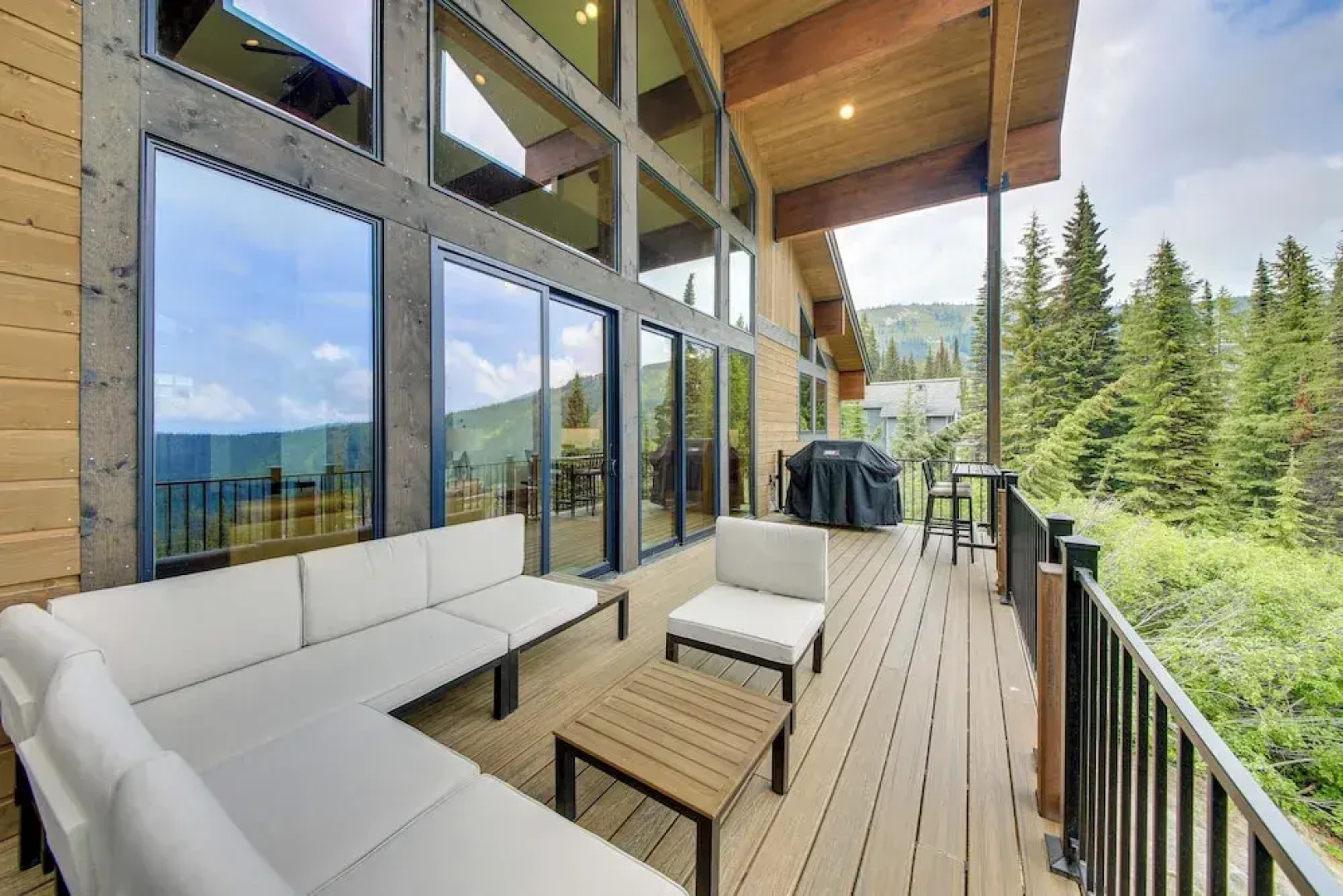 Ski-in/out Schweitzer Mountain Home in Sandpoint!