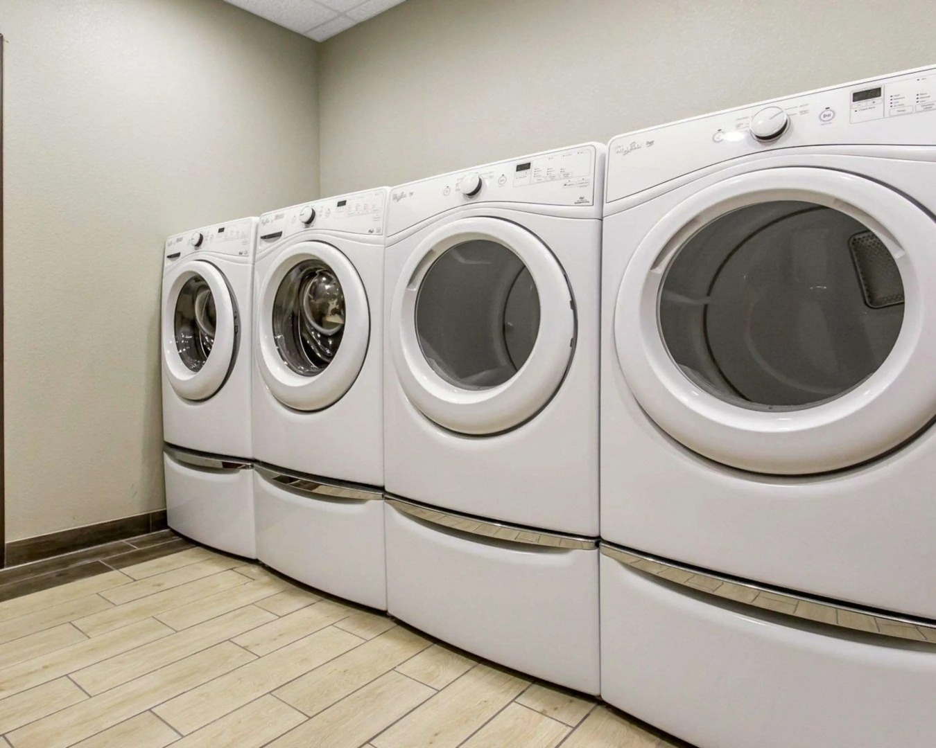 MainStay Suites Midland