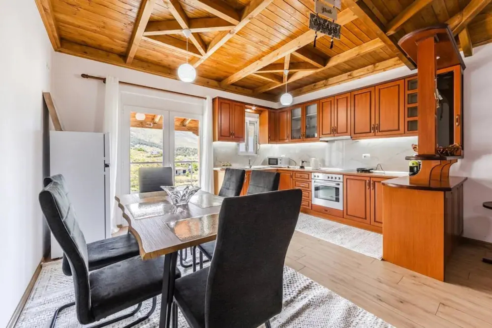 Hillside Apartment Gjirokast r