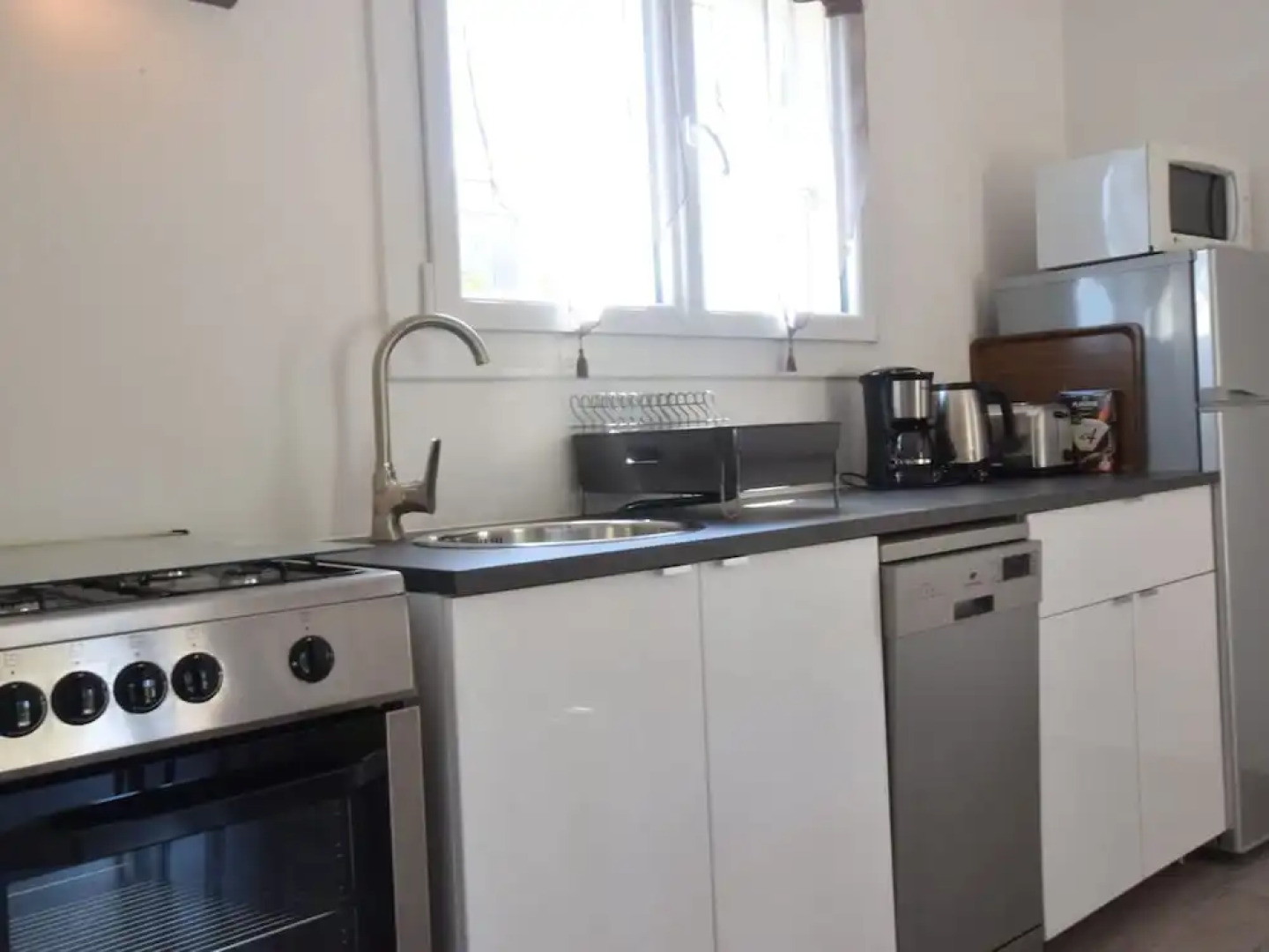 Gite on a Quiet Property, Through a Wine Garden Surrounding