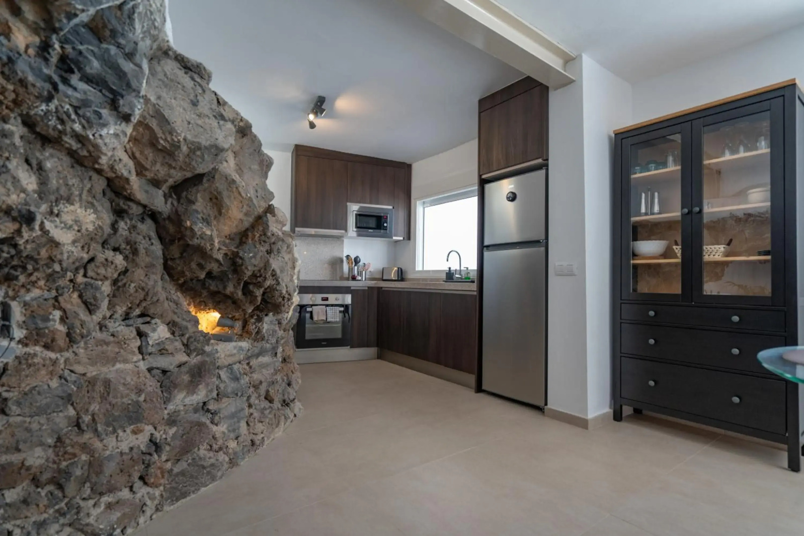 Spectacular Cave with two large terraces (70m2) by the sea