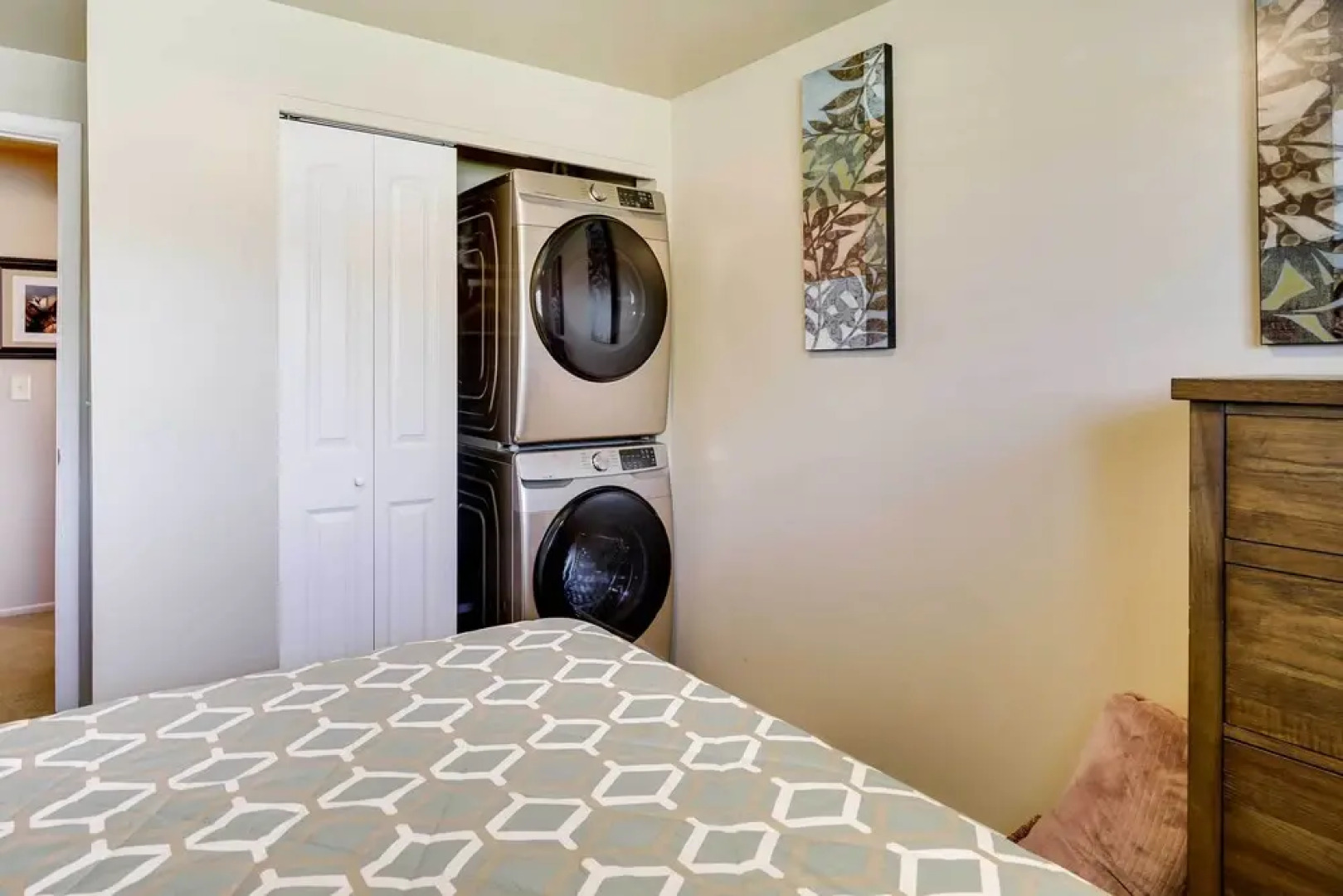 Updated Ranch Apartment w/ Deck - 9 Mi to Downtown