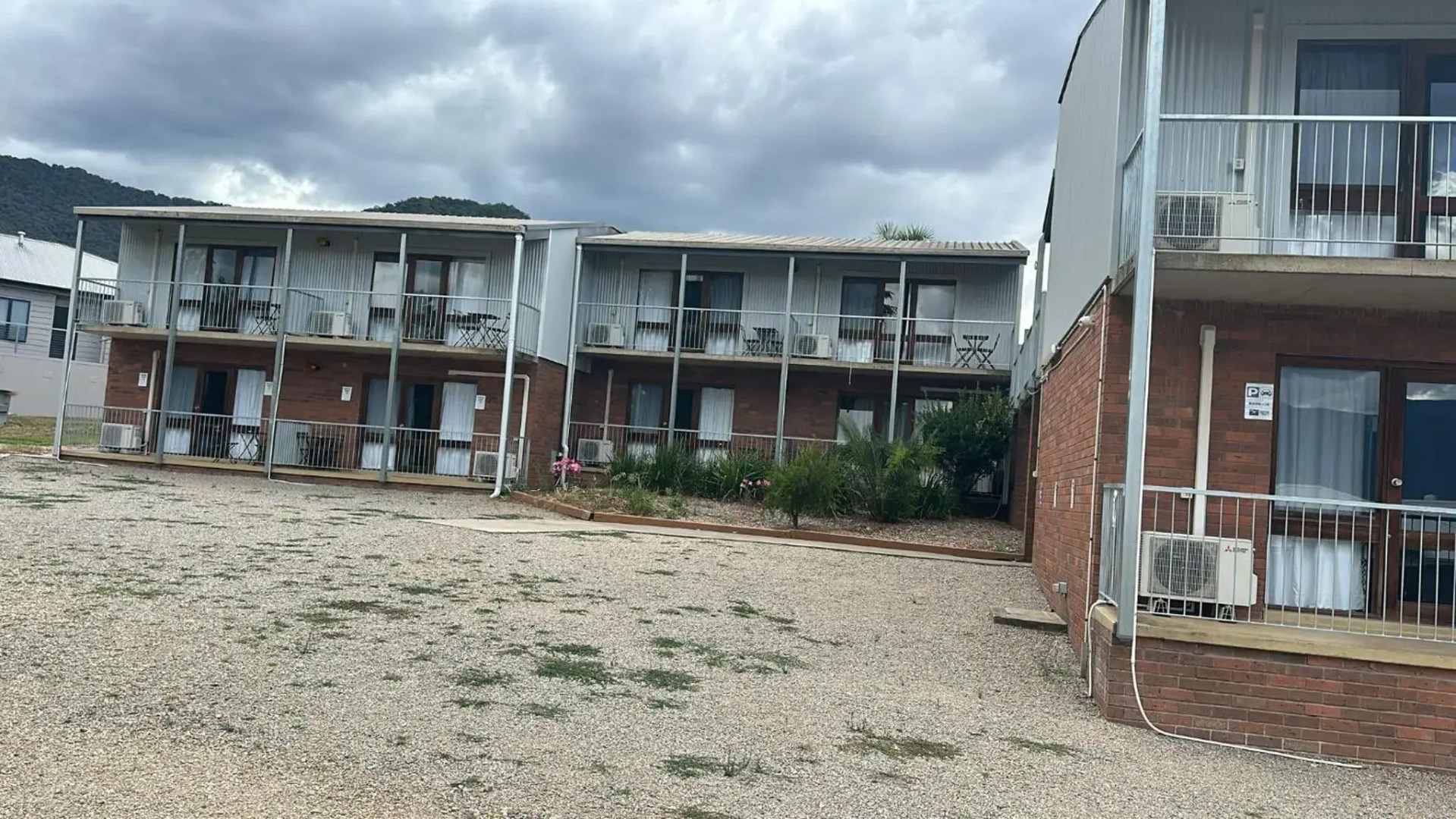 The Birch House - Silver Birches Luxury Accommodation Bright