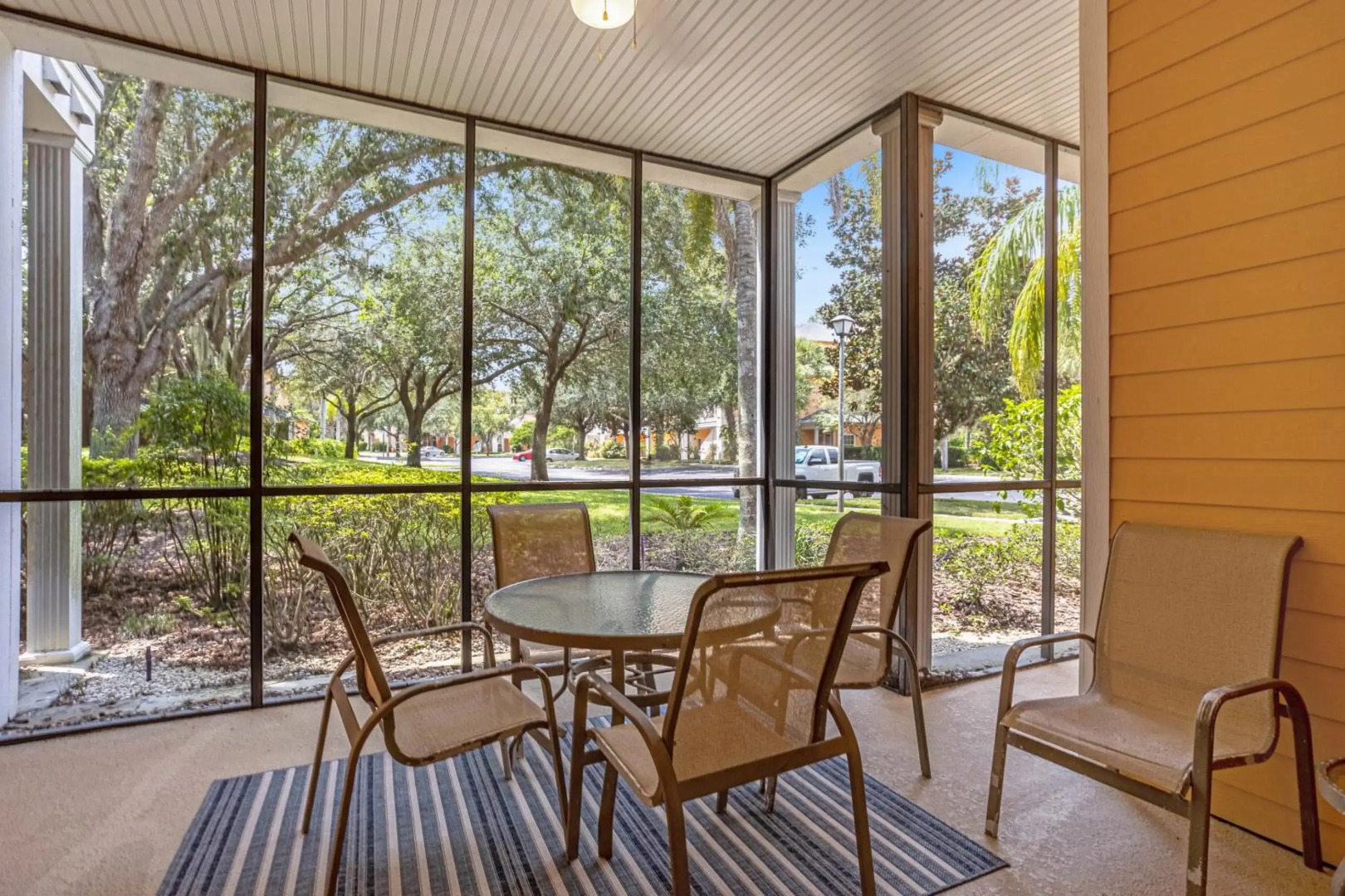 Bahama Bay, Davenport, Florida Oversize 2 Br condo