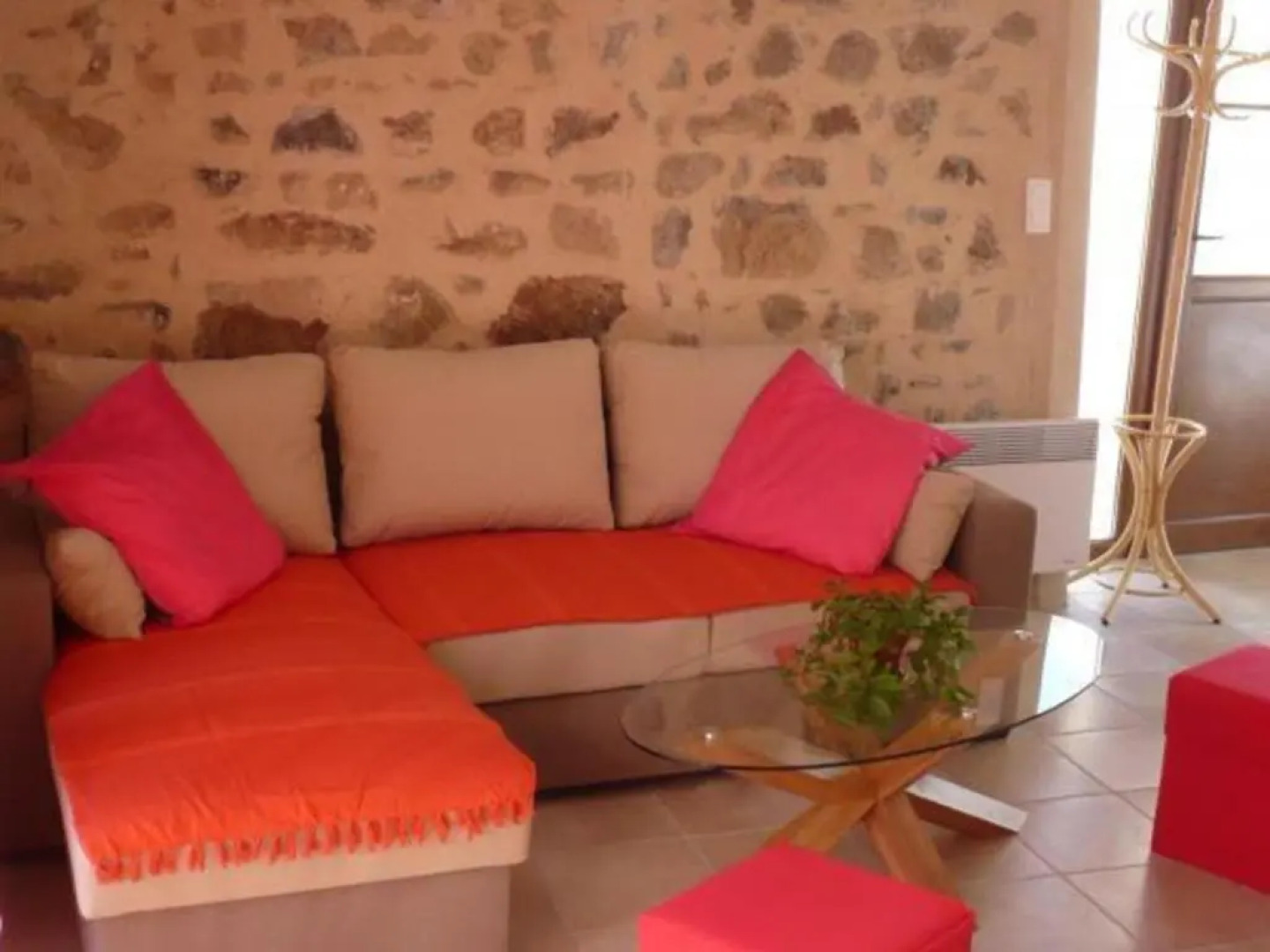 Gîte Saint-Cyr-de-Valorges, 5 pièces, 8 personnes - FR-1-496-17