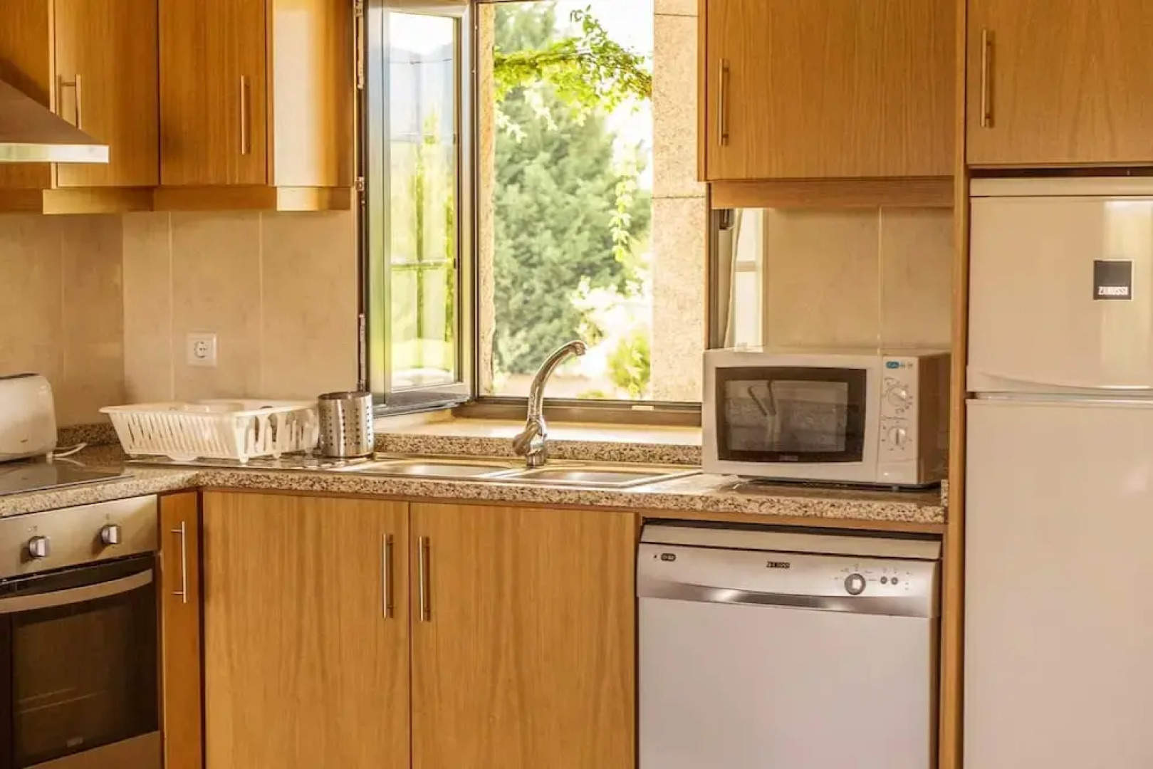 House with 3 Bedrooms in Peraboa, with Wonderful Mountain View, Pool Access, Furnished Garden