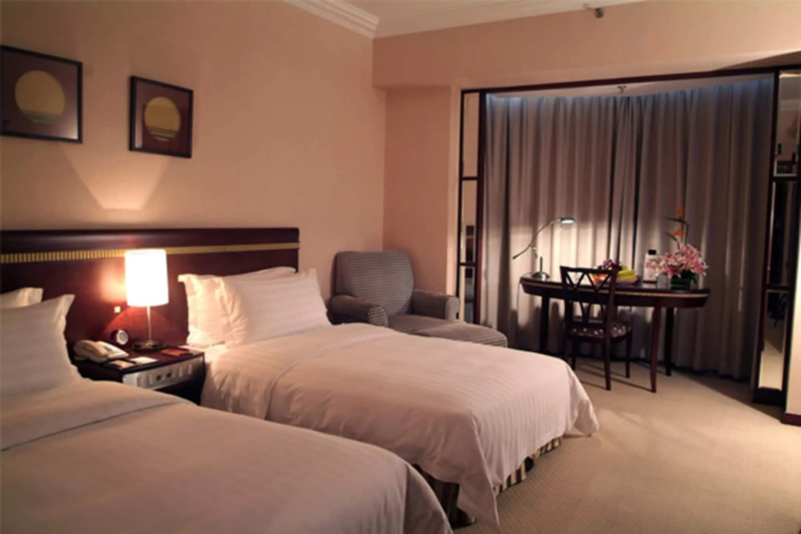 Rosedale Hotel and Suites Guangzhou