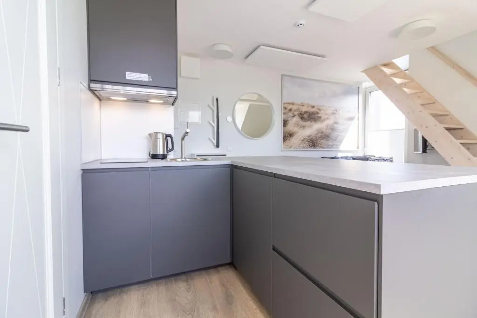 Green Shine Apartment, By Cohost