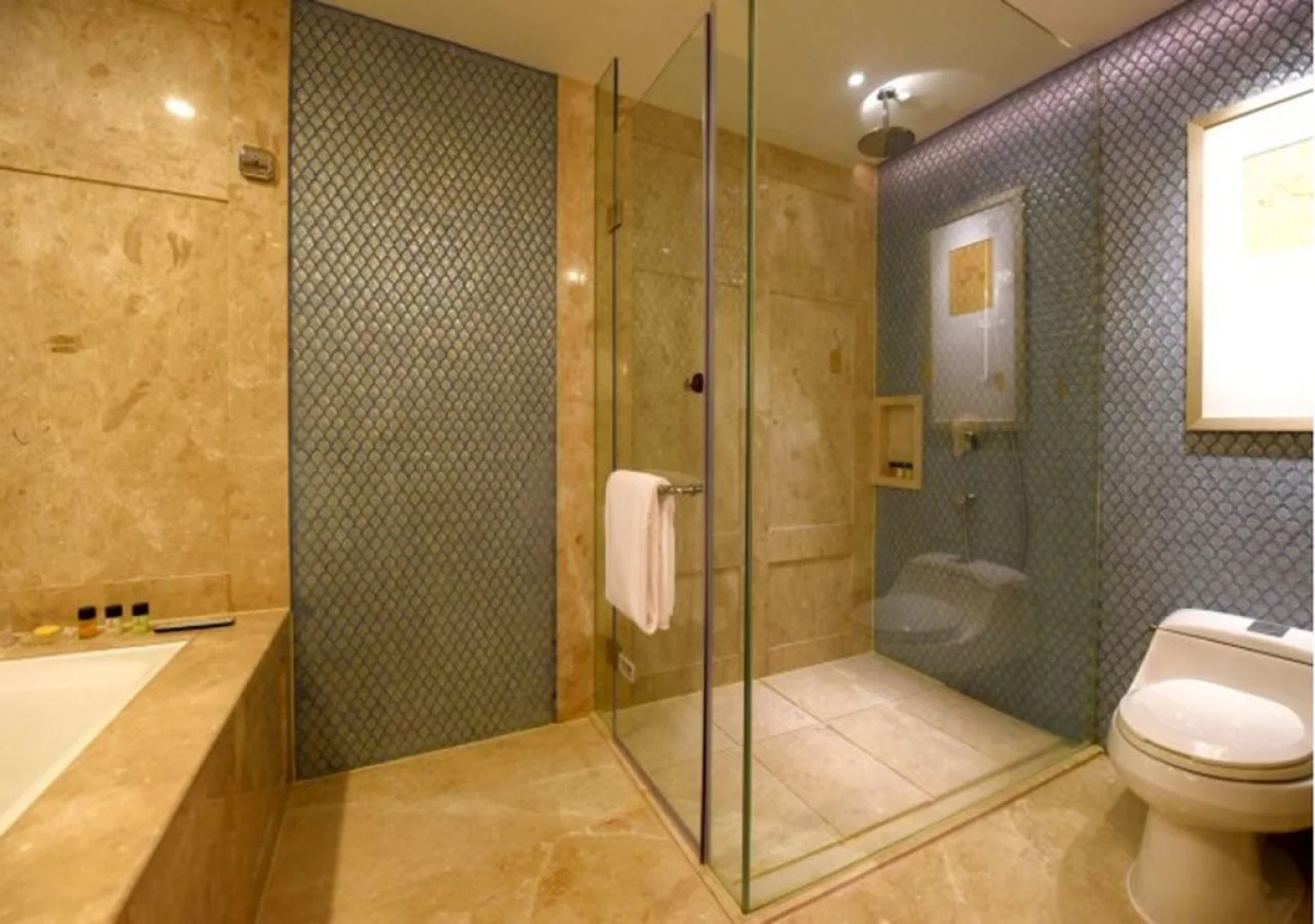 Sovereign Hotel Zhanjiang