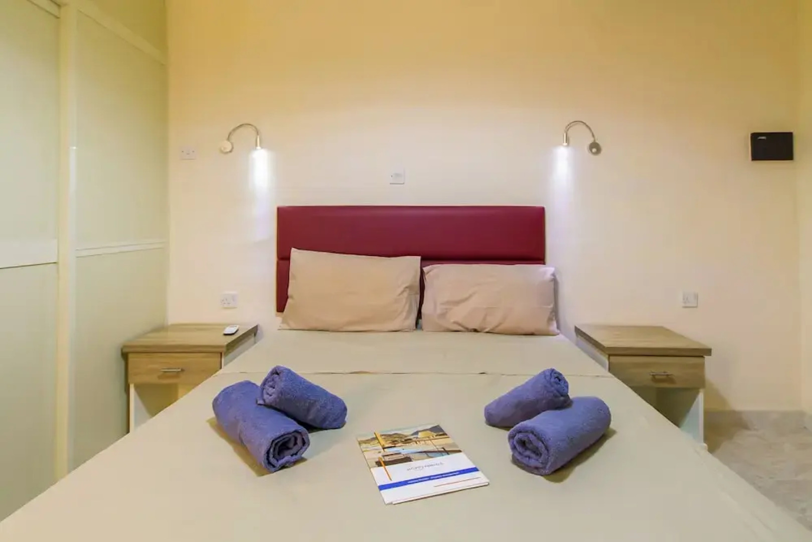 Pool and Sea, charming Merill Apart 5