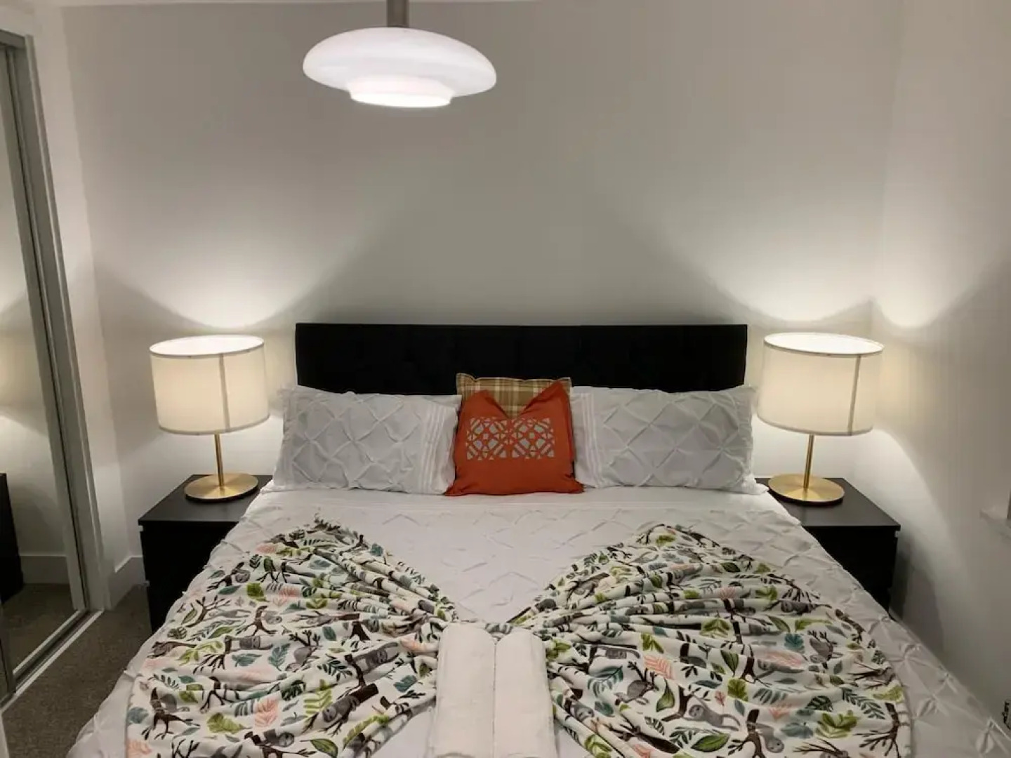 Brand New Entire 4 Bed House/multiple Parking