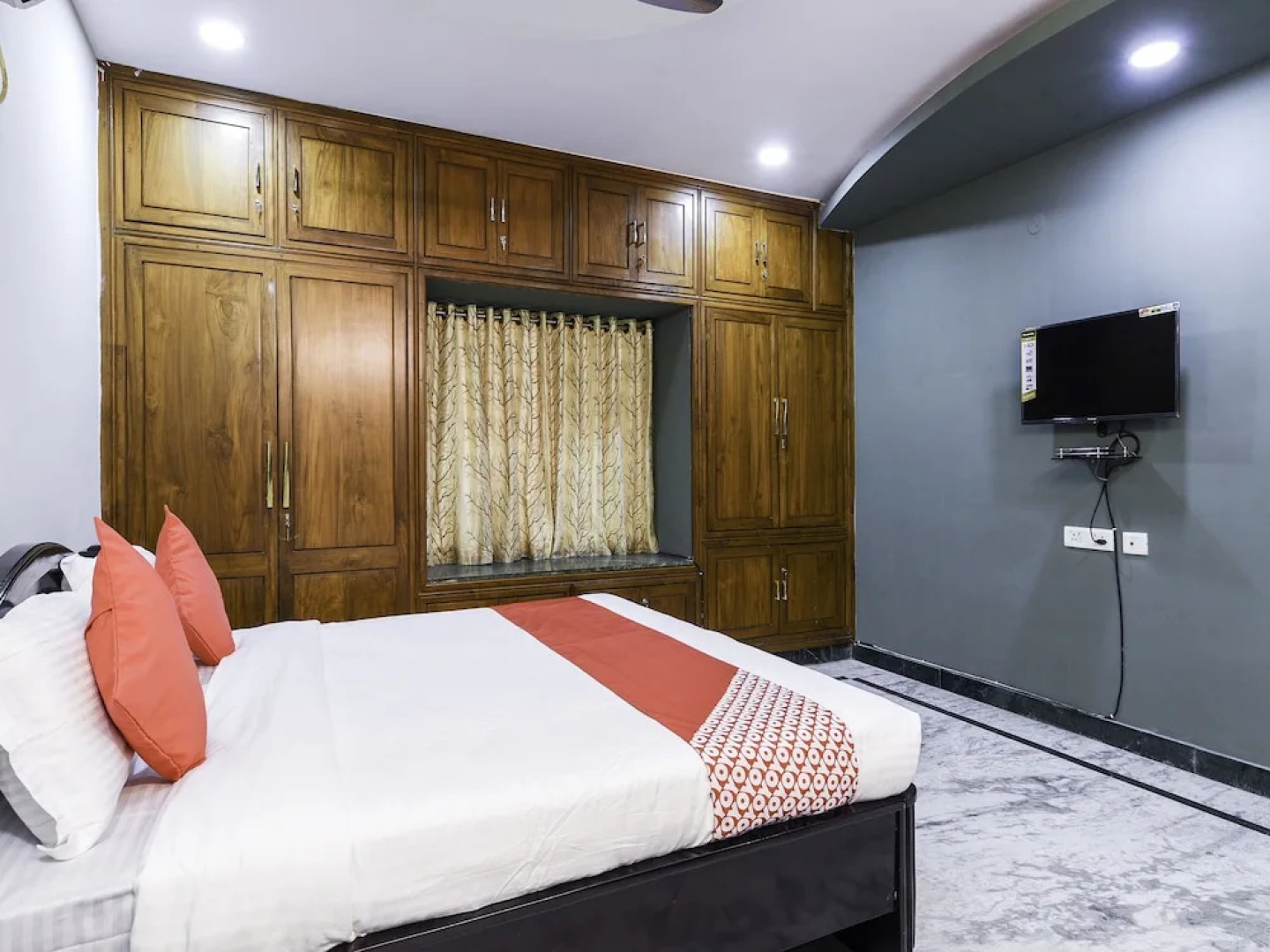 OYO 17320 Vijaya Residency