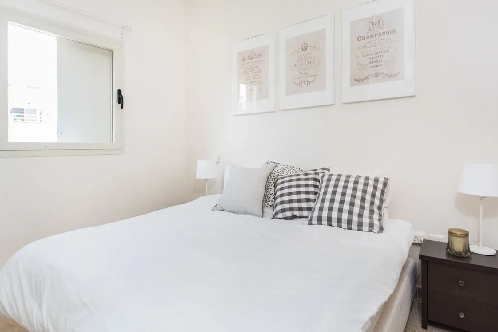 Spacious Duplex with Terrace 3-min From the Beach