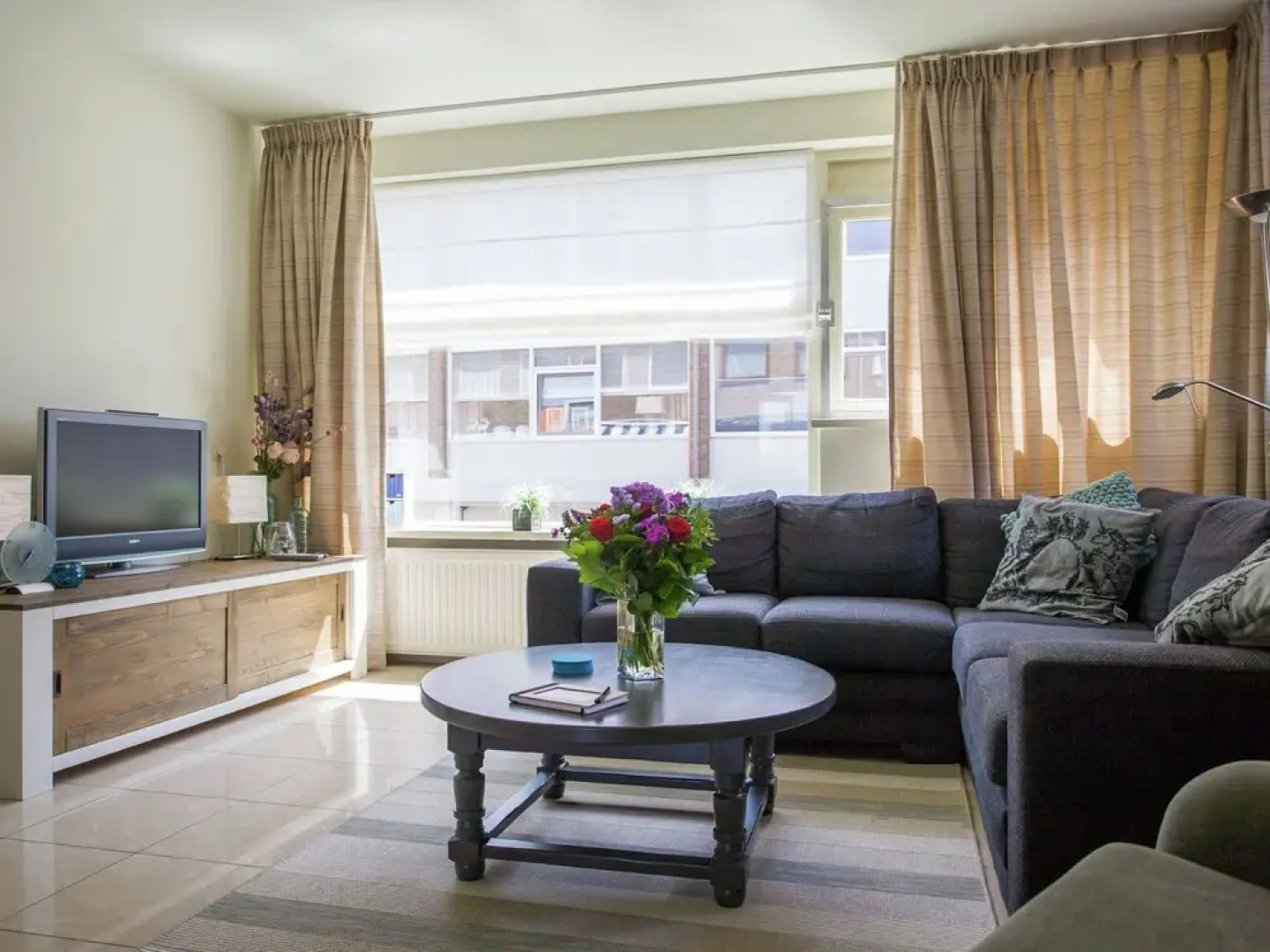 Spacious and Comfortable Holiday Home in Modernised Drive-in House