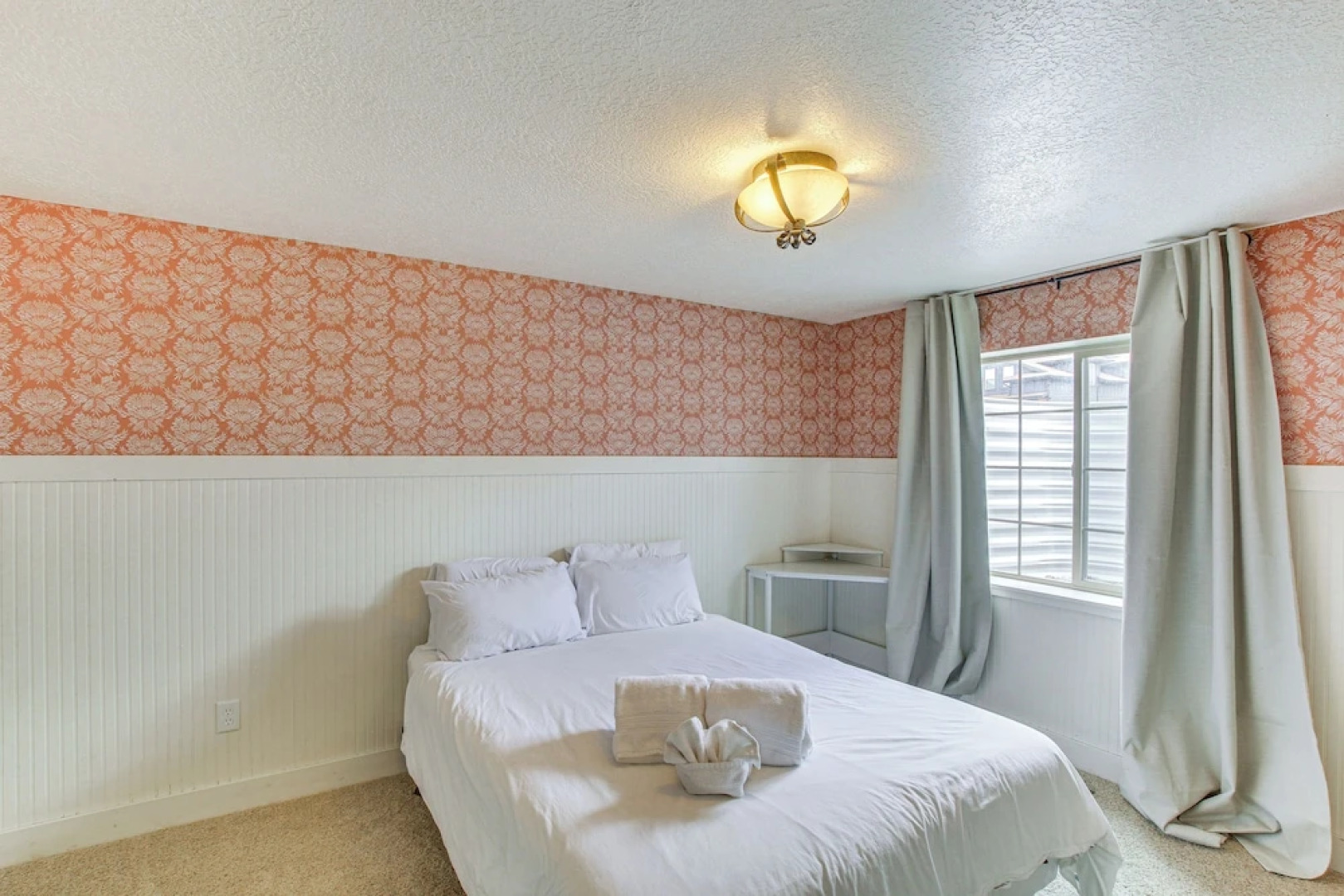 Massive Cabin w/ Game Room, 1 Mi to Bear Lake