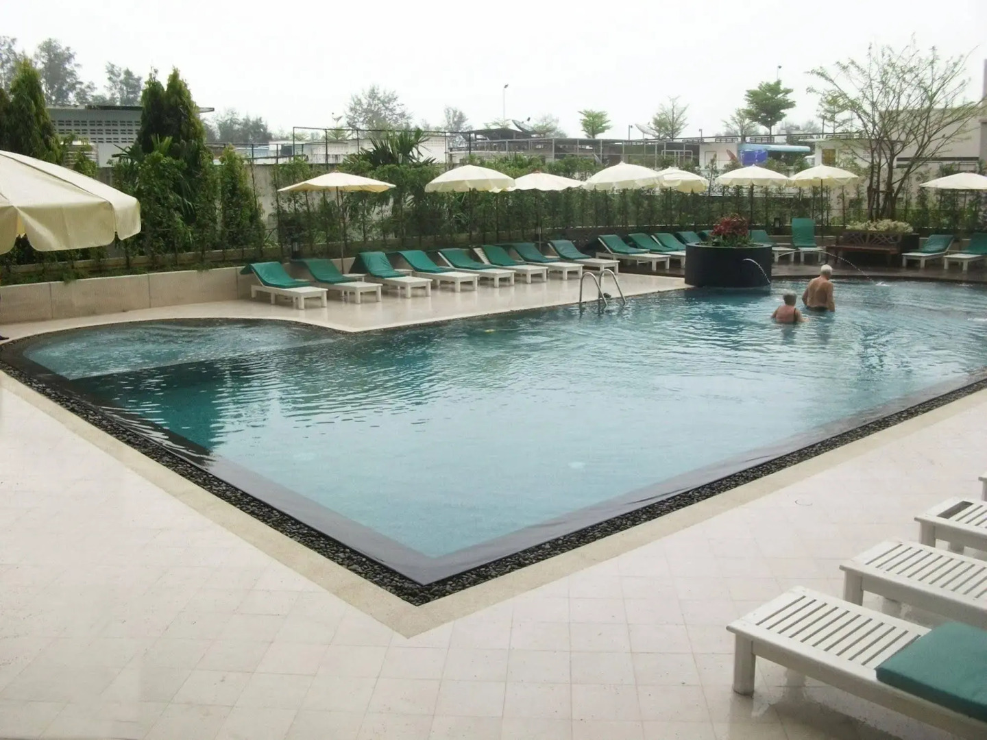 Long Beach Cha-Am Hotel