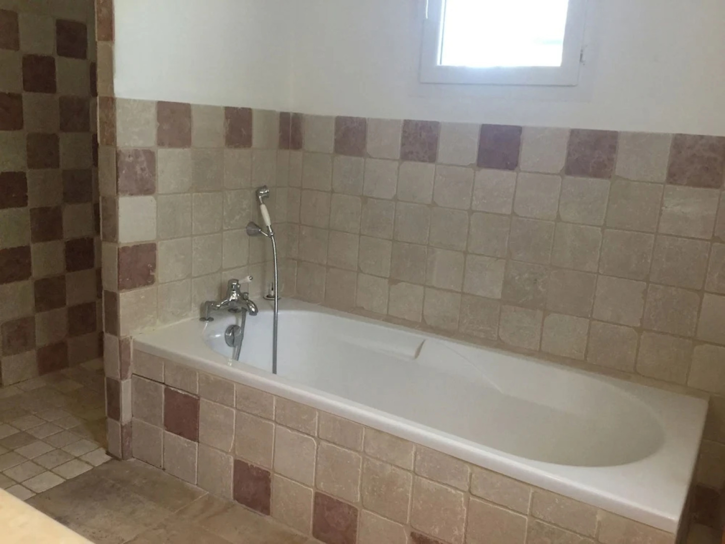 Inviting Villa in Saumane-de-vaucluse With Swimming Pool